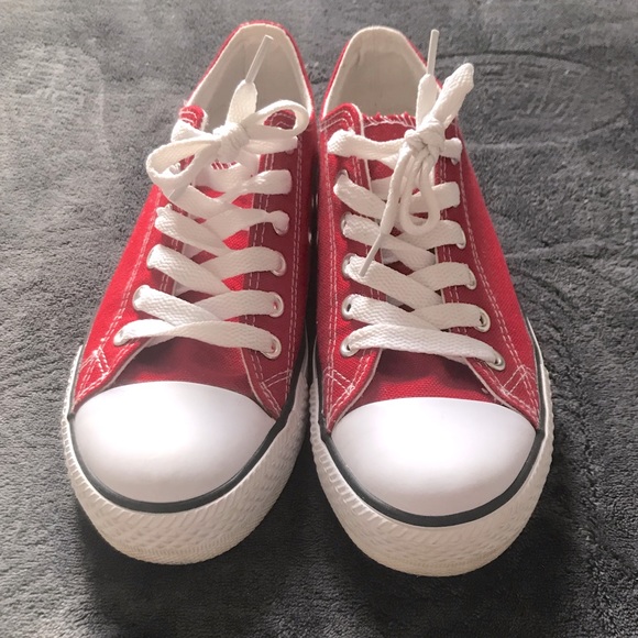 Shoes - Converse like shoes